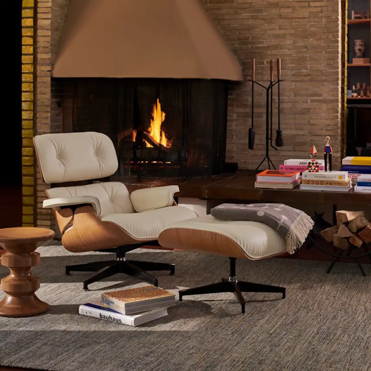 eames-lounge-chair-leather-chair-002